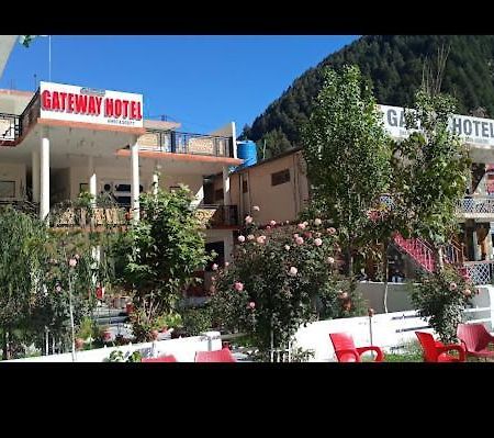 Gateway Hotel 纳兰恩 外观 照片